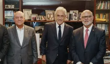 El expresidente chileno tiene una semana en el país.
