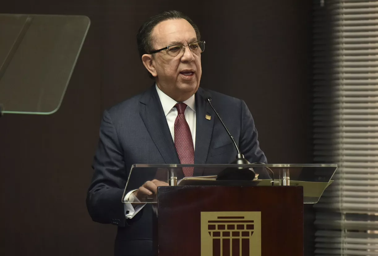 Fondos también son para apoyar recuperación económica del país , indicó Valdez Albizu.