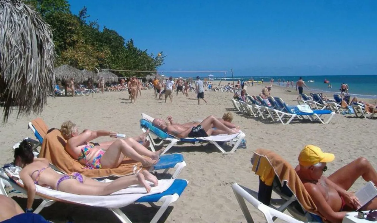 TURISTAS TURISMO PLAYA OCUPACION HOTEL