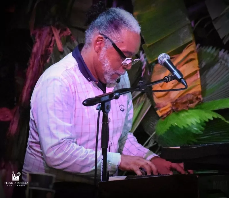 El destacado músico de Santiago, Rafelito Mirabal