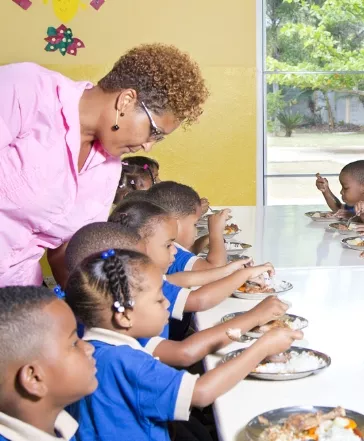 Exigencias buscan garantizar calidad alimentos.