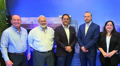 Eric Freeman, Tony Chamblin, Carlos Rodríguez,  Johannes Kelner y Silvia Cochón.