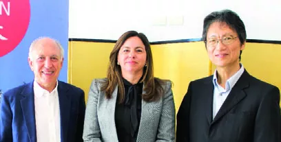 Carlos Alonso, Ana Santelises de Latour y Takagi Masahiro.