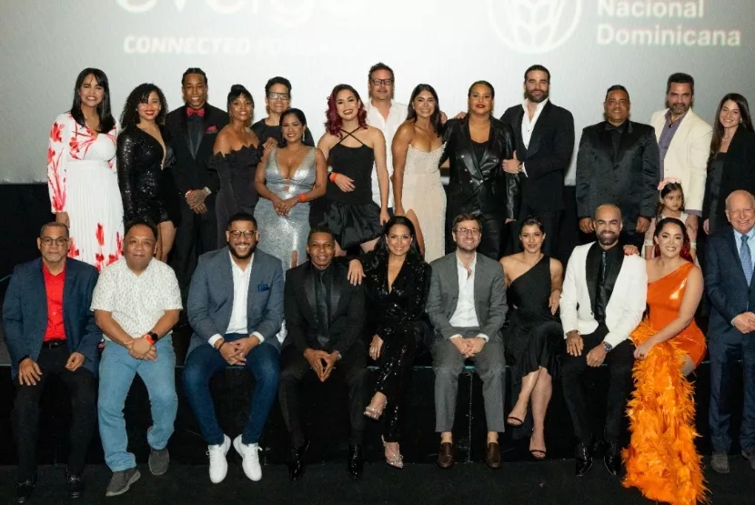 Elenco de la película Cola2, que se estrena esta  noche en el país