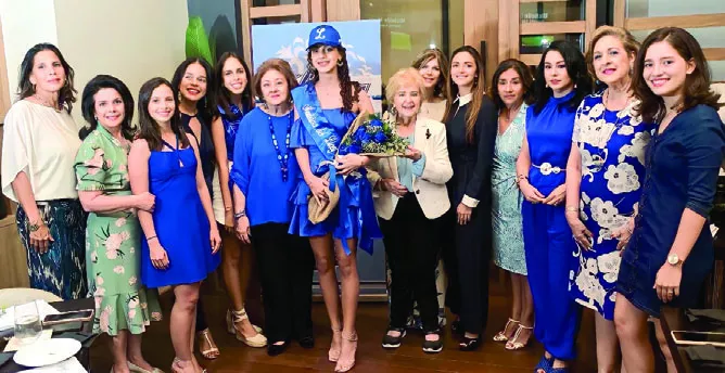 Integrantes de la La Rama Femenina del Club Atlético Licey.