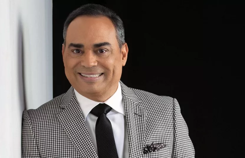 Gilberto Santa Rosa se muestra feliz de cantar aquí de nuevo.