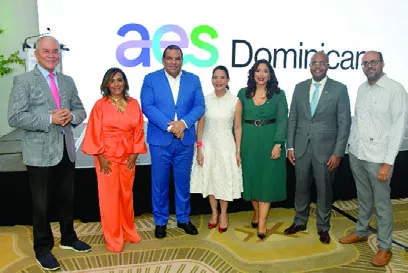 Fausto Pérez, Bredyg Disla, Edward Veras, Aura Caraballo, Michelle Reyes, Edy Jiménez y Fares Jamatte.