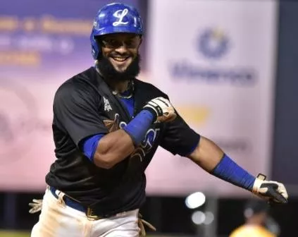 Emilio Bonifacio consiguió el hit 400 de su carrera.   archivo