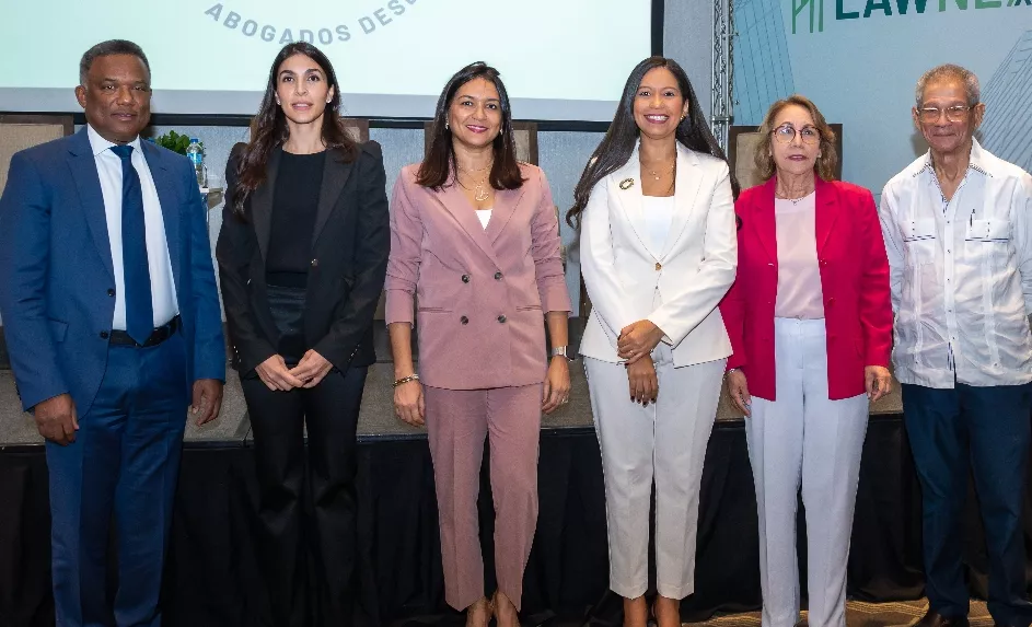 Andrés Valentín Herrera, Laura Pellerano, Lucy Objío, Sheila Oviedo, Ingrid Martínez y Joaquín Luciano.