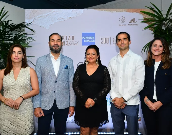 Sarah Peña, Omar Cepeda, Larissa Fernández, David Bermúdez y Sandra Piña.
