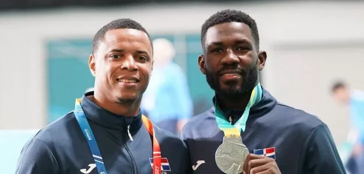 Ruddy Mateo junto a Bernardo Pie,  luego de ganar medalla de plata Panam Chile.  manolito jimenez