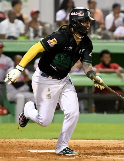 Jonathan Arauz pegó el hit decisivo para ser el héroe.