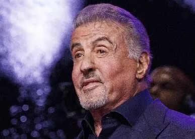 Sylvester Stallone presenta a Tyson  Fury y Oleksandr Usyk.
