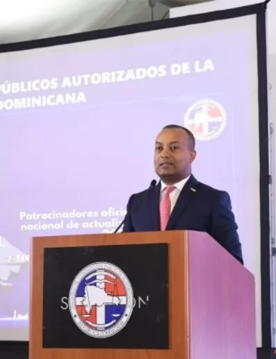 Luis Manuel Olivo Guzmán,  presidente del ICARD .