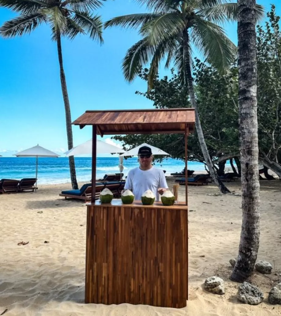 El piloto Valtteri Bottas está de vacaciones en República Dominicana aprovechando los atractivos del país.   fuente externa