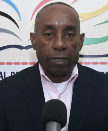 Roque García,  de la Comisión  Deportes Universitario.