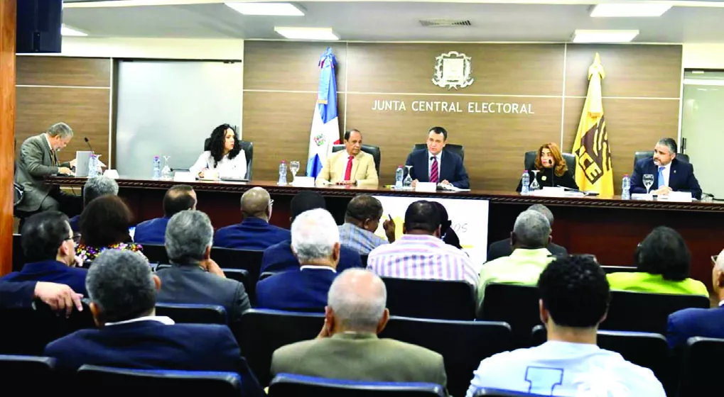 El pleno de la JCE validó los pactos de alianza suscritos entre los partidos y agrupaciones políticas.   ARCHIVO