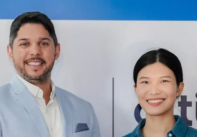 Oscar Núñez y Marina Feng.