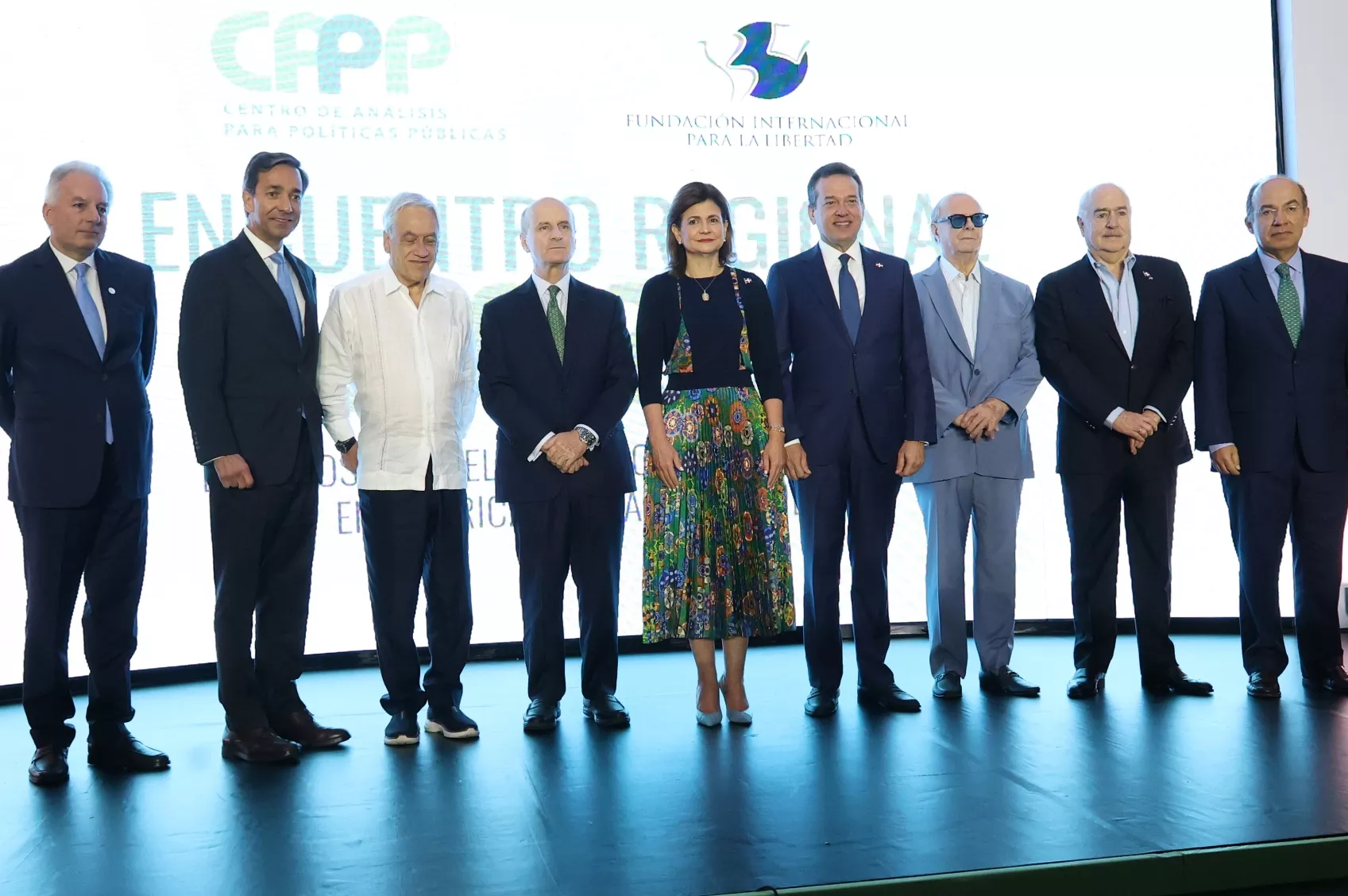 El evento, realizado en el Hotel Embajador,  reunió a personalidades de la política y el empresariado.   Guillermo burgos