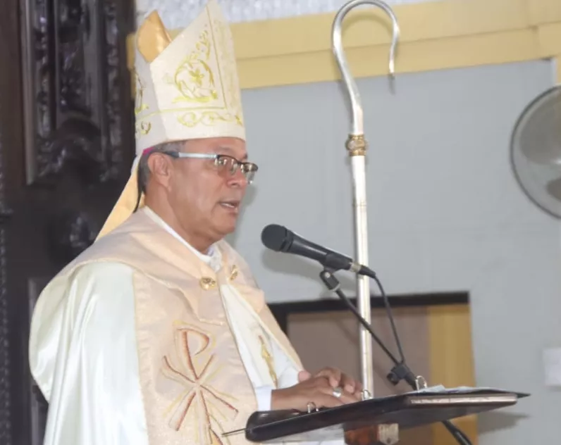 Faustino Burgos, obispo de Baní.