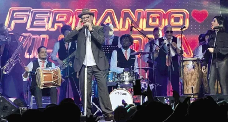 Fernando Villalona estuvo en Hard Rock Café en el concierto bailable “Noche de Mayimbes”, junto a Alex Bueno.