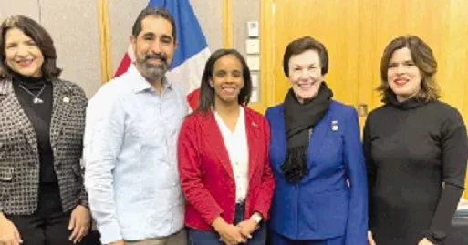 Pilar Awad, Enrique Corral,  Anny Alexandra Cuello, Sonia Guzmán y Carolina Hernández.