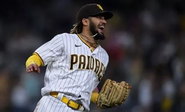 fernando_tatis_jr_x4x.jpg_976912859 (1)