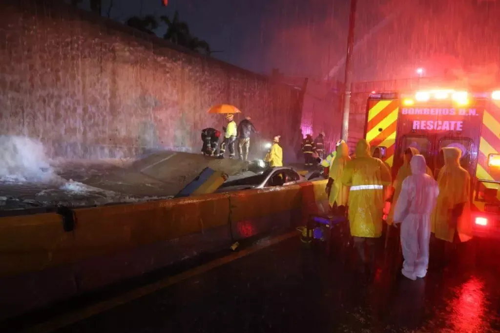 mas-bomberos-en-paso-a-desnivel-1-1024×682