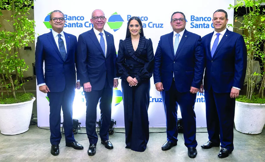 Rafael Jiminián, Fausto A. Pimentel Peña, Stephanie Asencio, Juan de Dios González e Irvin Isidor.