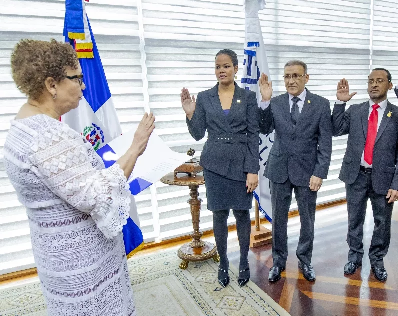Miriam Germán tomó juramento a los comisionados.