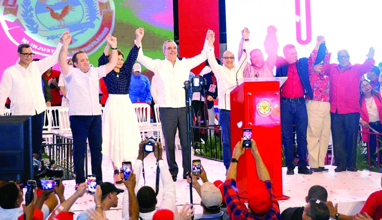 El Partido Reformista Social Cristiano juramentó a Luis Abinader como candidato presidencial.  ARCHIVO