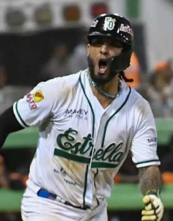 Jonathan Araúz y Dairon Blanco han respondido muy  bien con  las  Estrellas.  Alberto calvo.