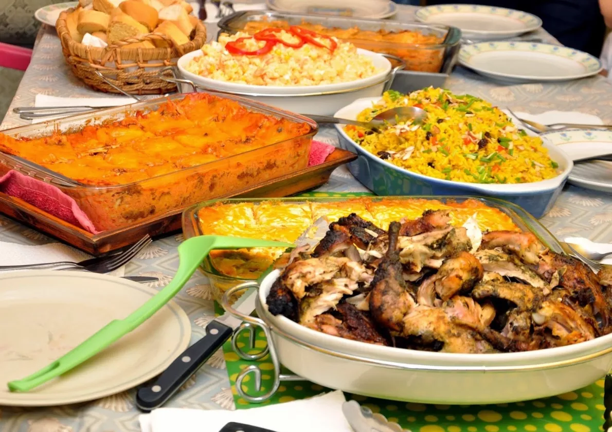 Es costumbre de los dominicanos realizar la cena de  Nochebuena.