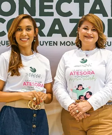 Yadhira Pimentel y Gina Victoriano.