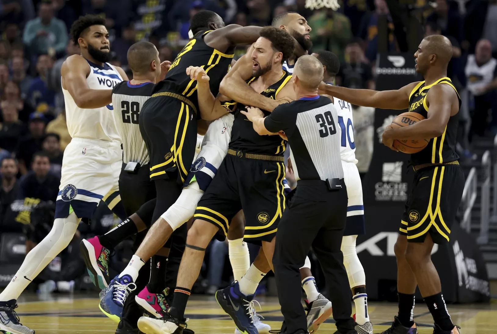 Draymond Green se ha convertido en un monstruo   golpeador  reincidente  de rivales.