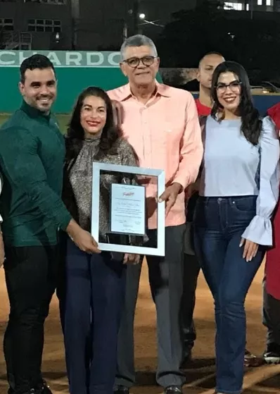 Rafael Villalona junto a su esposa Rosa Nidia Vicente.