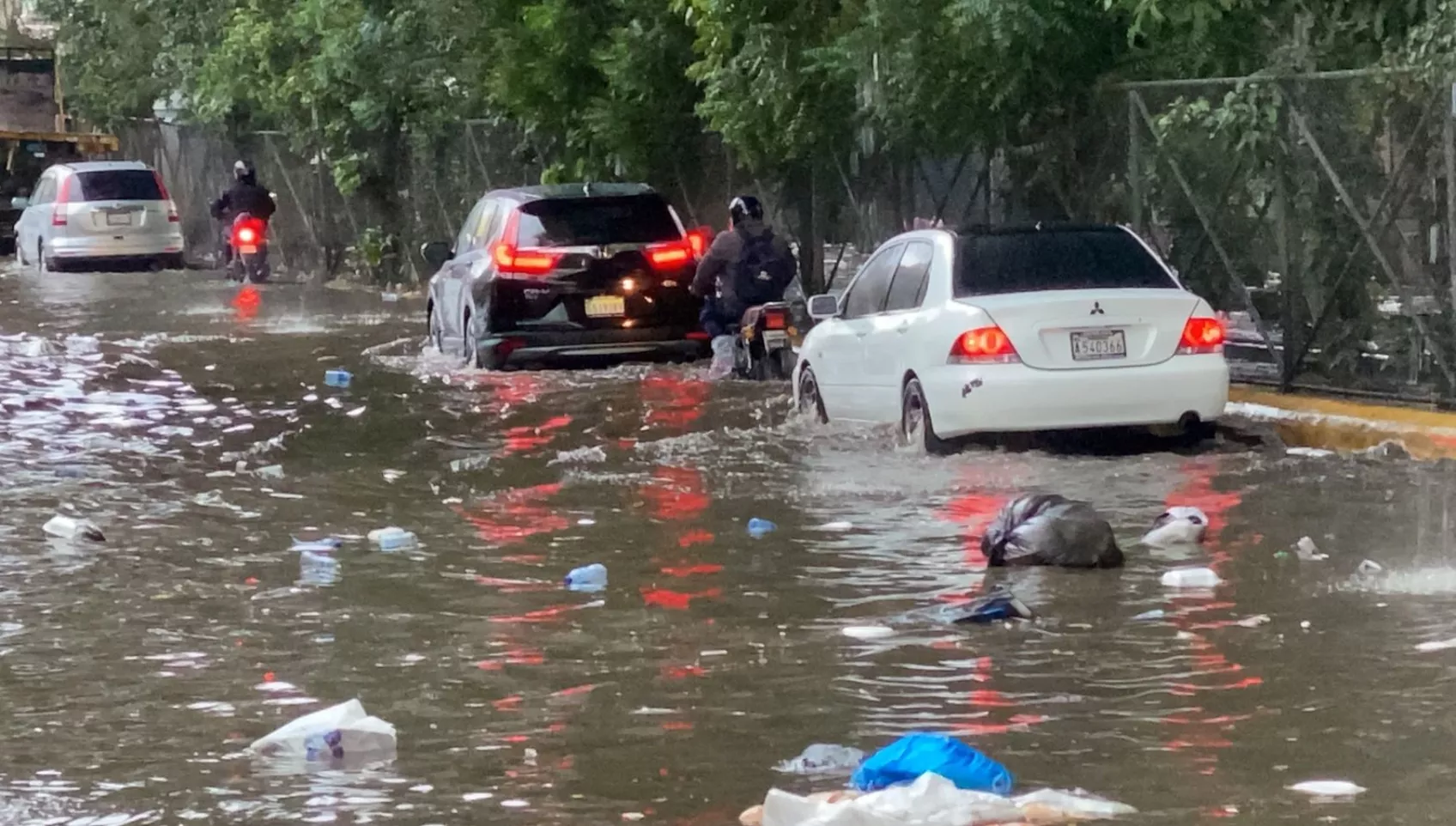 Autoridades llaman a la población a atender alertas debido a inundaciones rurales y urbanas.  AGENCIA FOTO