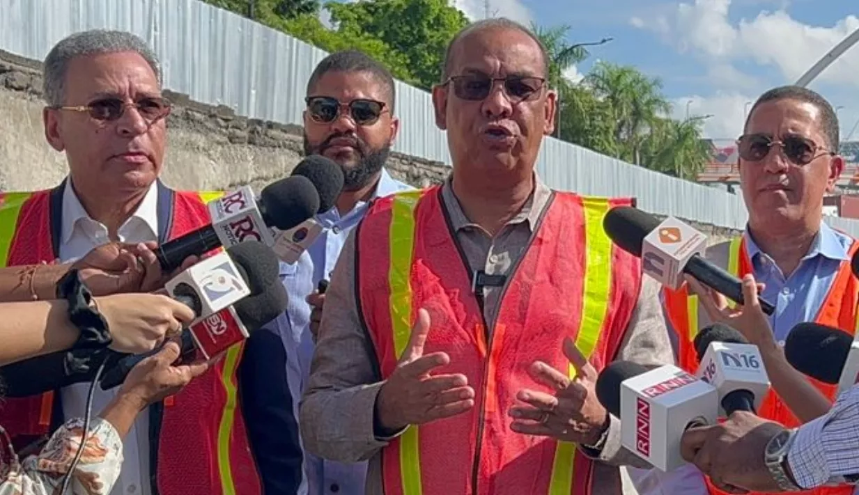 Deligne Ascención habló en lugar del desplome junto a una parte de su equipo.