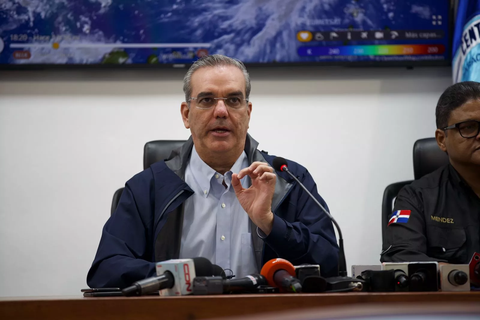 Presidente-Luis-Abinader-hace-visita-sorpresa-a-COE