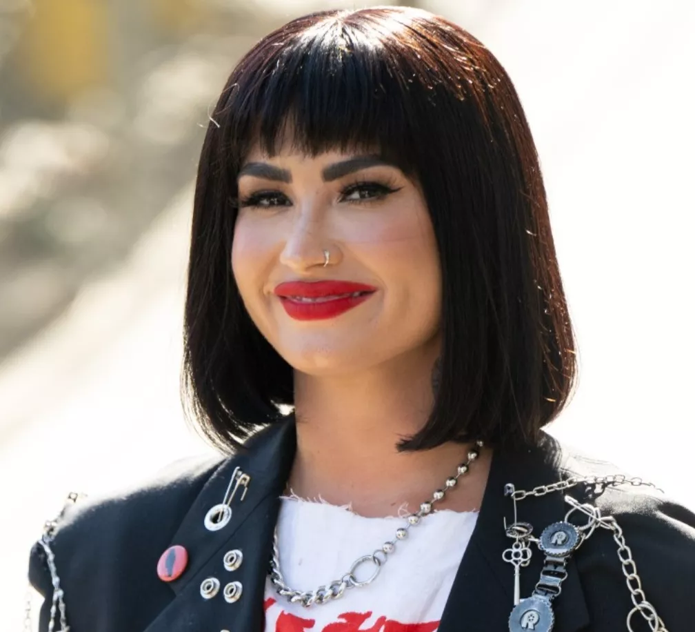La cantante Demi Lovato se mostro feliz.