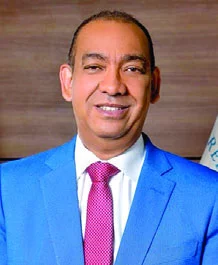 Deligne Ascención, ministro de Obras Públicas.