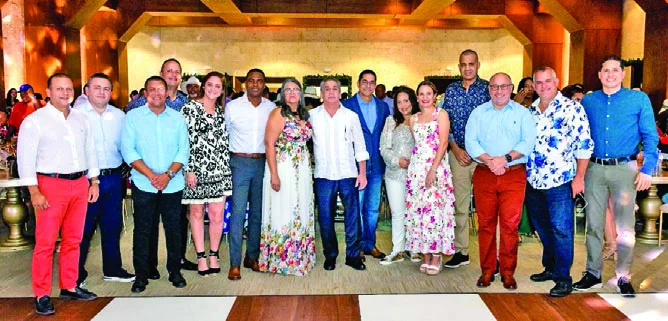 El equipo directivo de Cap Cana junto al presidente del consejo y el presidente ejecutivo.