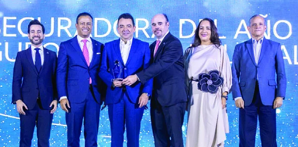 Manuel José Matos, Carlos Flores,  Andrés Mejía, Carlos Ros, Mónica Rojas y Christian Wazar.