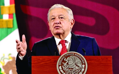 Andrés Manuel López Obrador defiende libertad de tránsito.