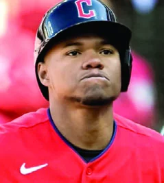 Óscar González no pudo colocarse el uniforme de Yanquis.