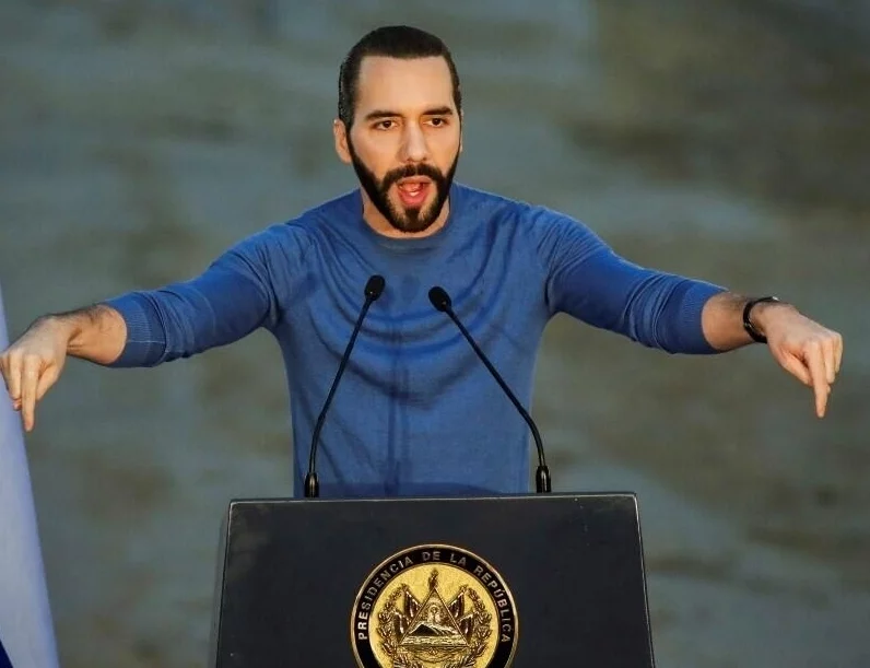 Nayib Bukele se presenta como candidato, el 4 de febrero.