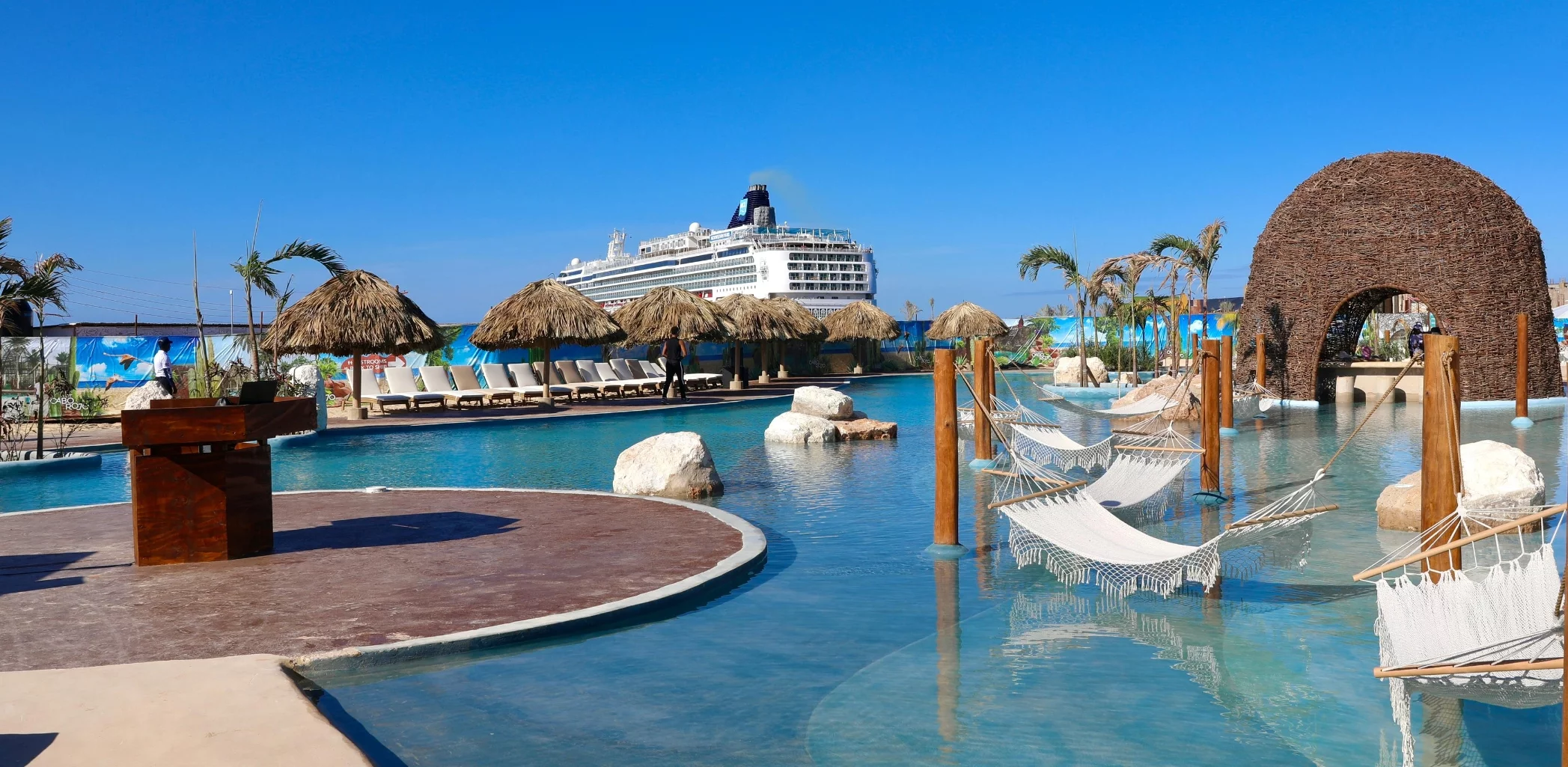 La nueva terminal de cabo Rojo cuenta con 400 metros de muelle e instalaciones atractivas para los cruceristas y visitantes.