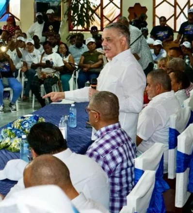 Miguel Vargas encabeza actividad en Barahona.