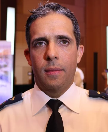 El  general, Juan Carlos Torres Robiuo, del Coral 5G.