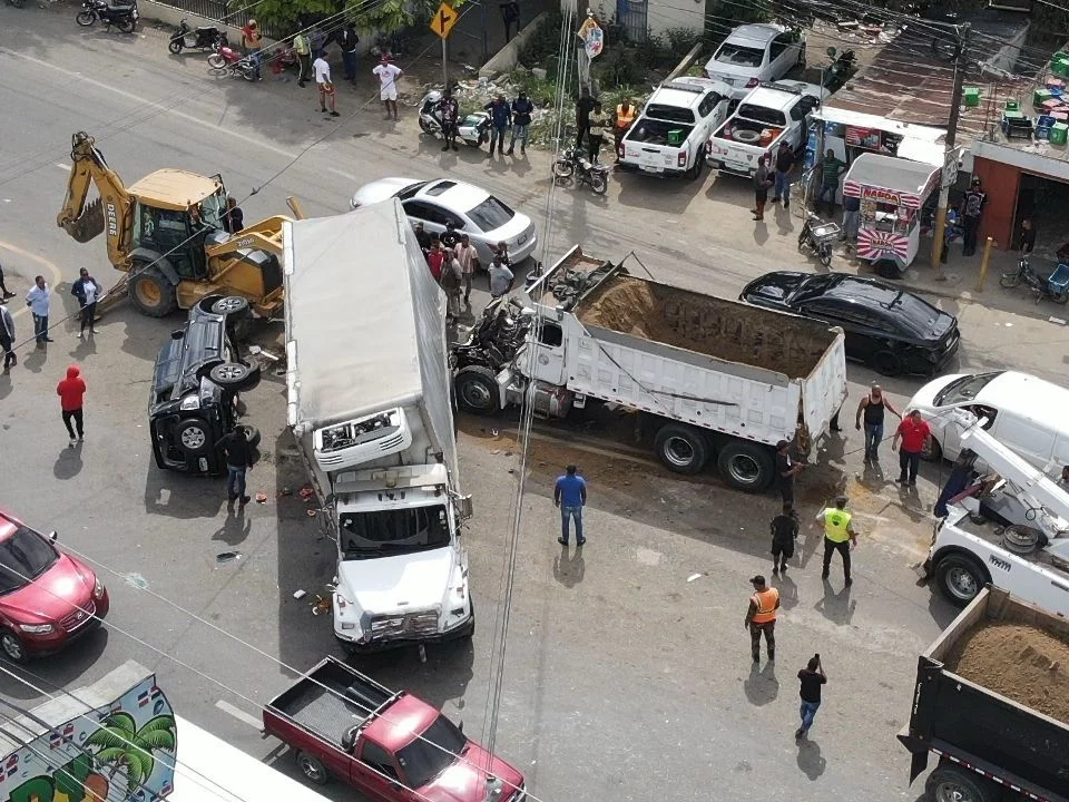 911 en accidente de tránsito en Santiago. Imagen cortesía Drones del 911…